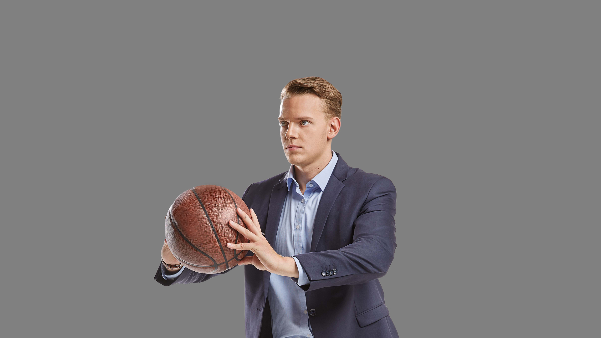 Employee Jan playing basketball